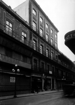 Edificio comercial ubicada en "Madero," fachada