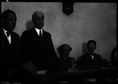 Jesús Támez durante una reunión en una sala