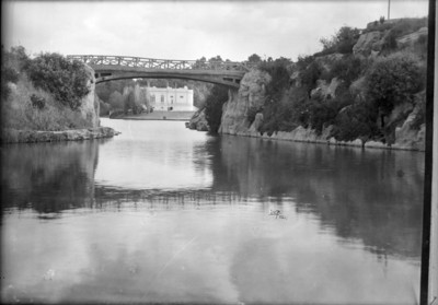 Puente que une los dos lagos de Chapultepec