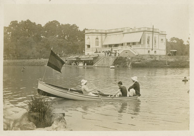 Lago y Club del Automóvil en Chapultepec