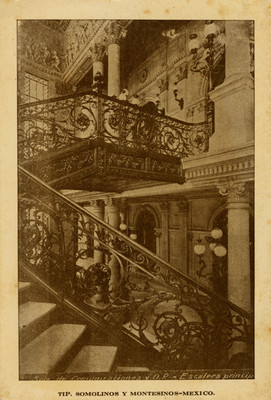 "Sría. de Comunicaciones y O.P. - Escalera principal [sic]", tarjeta postal