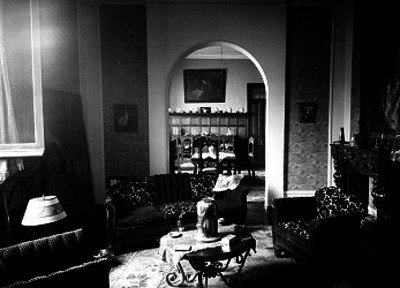 Sala y comedor de la casa de Jenaro Vázquez