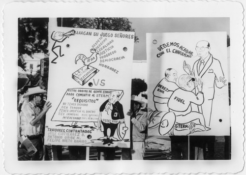 Carteles utilizados durante manifestación de electricistas