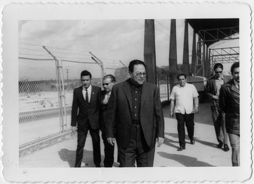 Rafael Galván y comitiva visitan las instalaciones de "Vinícola Sn. Marcos"