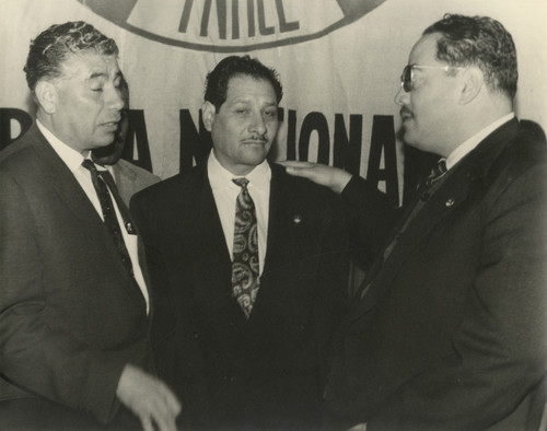 Rafael Galván con otros personajes, retrato de grupo
