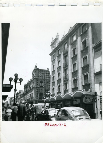 Calles Isabel la Católica y 5 de Mayo