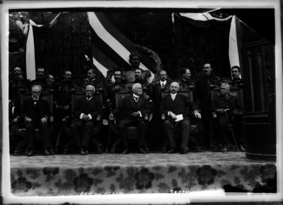 Porfirio Díaz en la ceremonia de colocación de la primera piedra del monumento a Vicente Guerrero