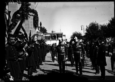 Porfirio Díaz a su llegada a Chapultepec donde otorgaría condecoraciones a cadetes del Colegio Militar