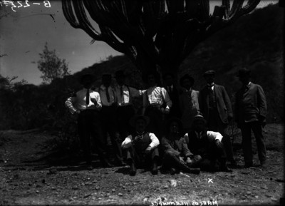Juan Andrew Almazán junto a partidarios maderistas, retrato de grupo
