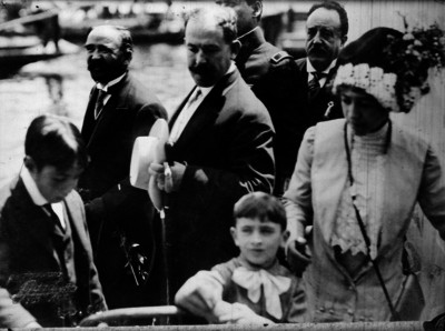Francisco I. Madero, su gabinete y familia en una ceremonia pública