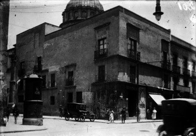 Sitio donde se estableció la primer imprenta en América, edificio en las calles de Moneda y Lic. Verdad