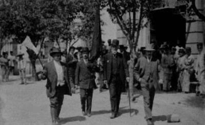 Bernardo de Cologan y Cologan, Joaquín Mass y Fidencio Hernández, salen de la Ciudadela después de conferenciar con Félix Díaz y Manuel Mondragón