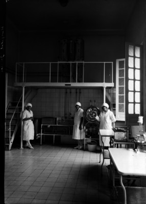Enfermeras en la sala de esterilización del Hospital Juárez