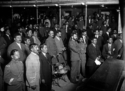 Delegados de la Convención durante una sesión en el interior del Teatro Morelos