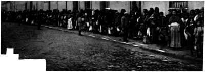 Reparto de alimentos en la crisis de México durante 1915