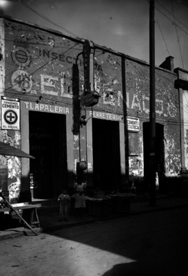 Tlapalería y ferretería "El Venado", fachada