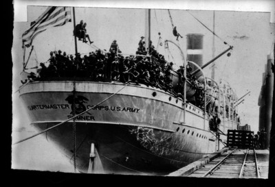 Soldados norteamericanos embarcandose rumbo a su país