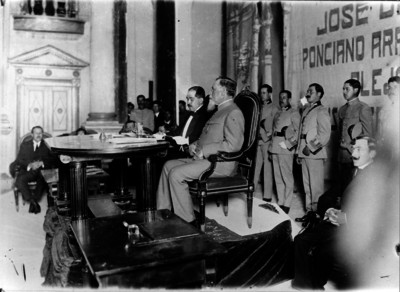 Venustiano Carranza durante discurso de Luis Manuel Rojas en sesión del Congreso Constituyente