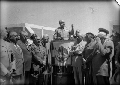 Jacinto B. Treviño pronunciando un discurso en un homenaje a Carranza
