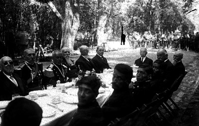 Militares en el banquete ofrecido al Ejército Nacional en el bosque de Chapultepec