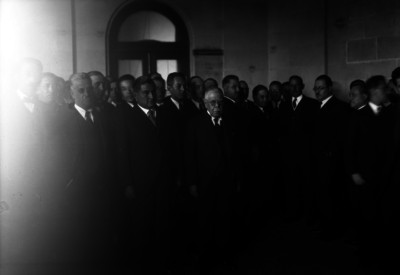 Emilio Portes Gil con funcionarios