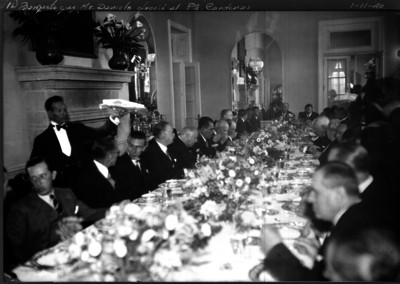 Lázaro Cárdenas en un banquete ofrecido por Josephus Daniels