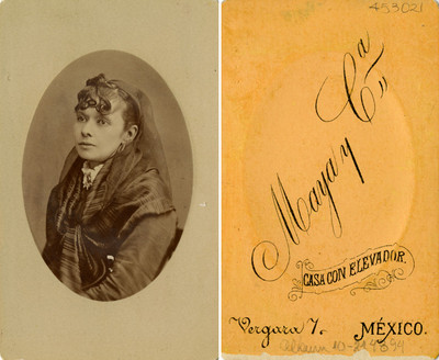 Mujer con pañoleta en la cabeza, retrato, tarjeta de visita