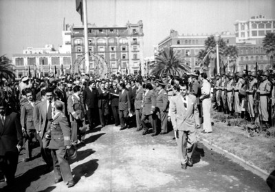 Miguel Alemán Valdés y comitiva presidencial en la Plaza de la Constitución