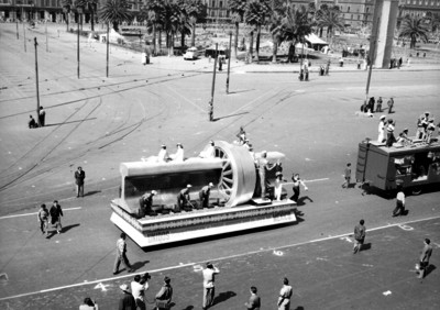 Carro alegórico de los ferrocarrileros