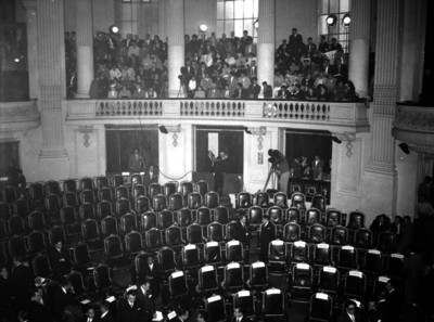Sala de la Cámara de Diputados después del 3er informe de Miguel Alemán