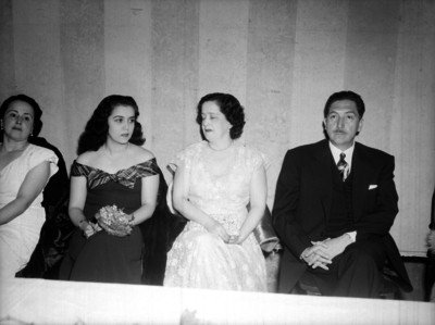 Miguel Alemán Valdés y Beatriz Velasco de Alemán en un evento social