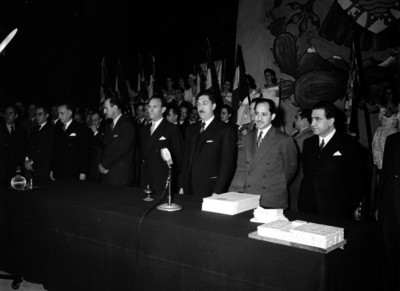 Miguel Alemán Valdés presidiendo la ceremonia inaugural de los cursos de la Universidad Nacional