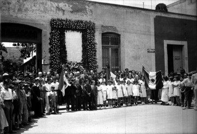 Homenaje a Zapata fuera de la casa donde se hospedó