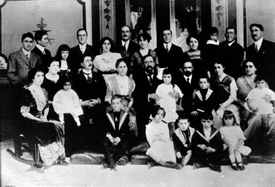 Francisco I. Madero en compañía de su familia, retrato de grupo