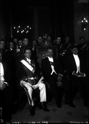 Alvaro Obregón acompañado del "embajador Oliveira de Brasil"