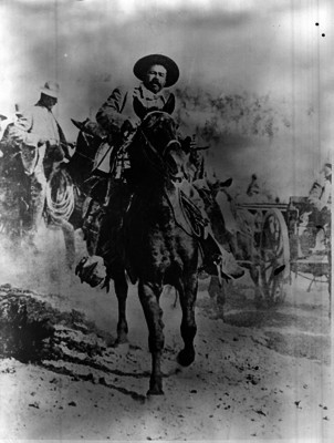 Francisco Villa y sus tropas en la entrada triunfal a Torreón