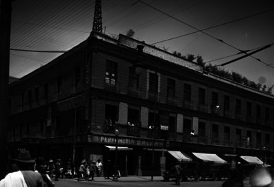 Hotel Tut-Han-Kamen, fachada