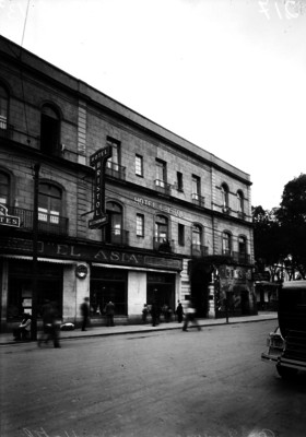 Hotel Bristol en avenida Independencia, vista parcial