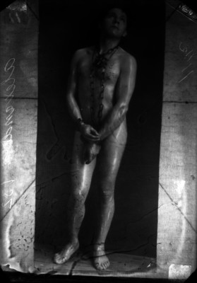 Pablo Alexander Rafles, desnudo, retrato