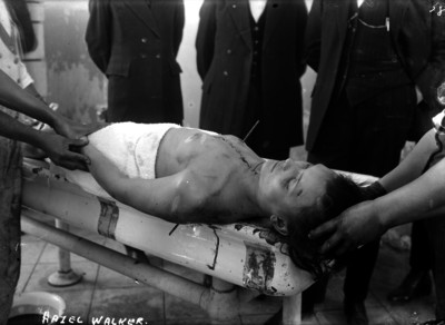 Cadáver de Hazel Walker revisada por forences