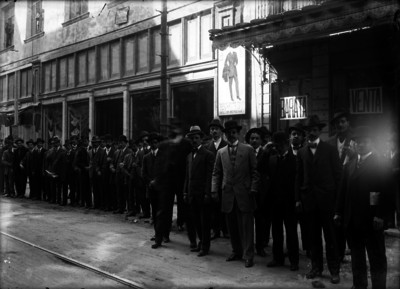 Miembros de la Sociedad de Empleados Libres en una manifestación