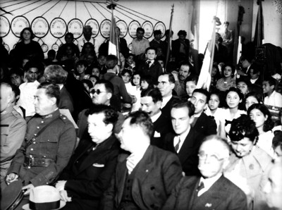 Trabajadores en un acto público