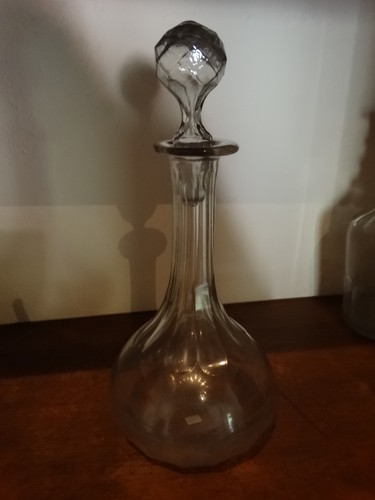 Licorera con tapón