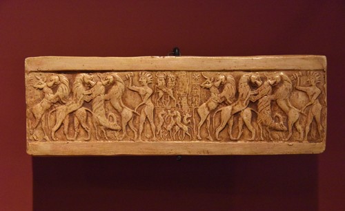 Panel en bajo relieve